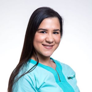 Balla Evelin fogászati asszisztens, dentálhigiénikus, Dentpoint. 