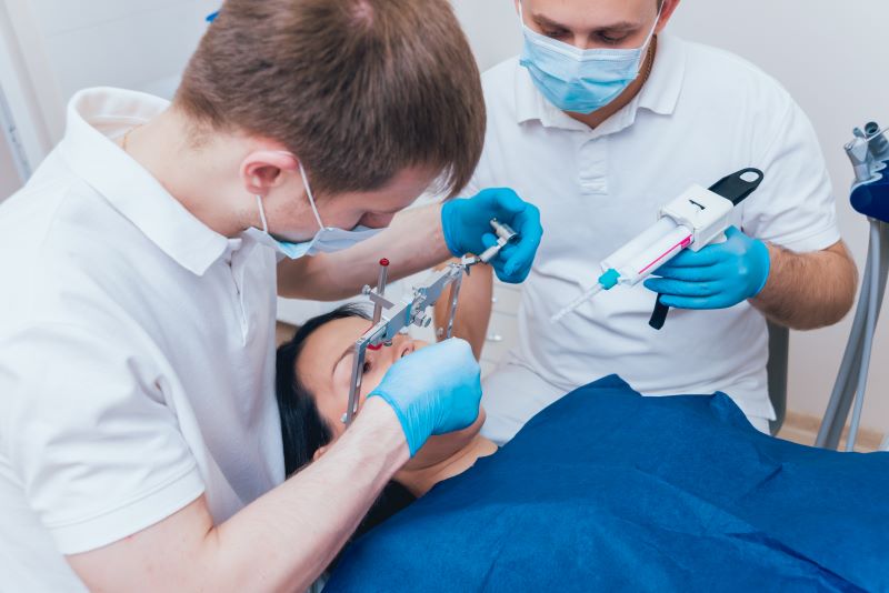 A gnatológus az állkapocs ízület elváltozásait vizsgálja