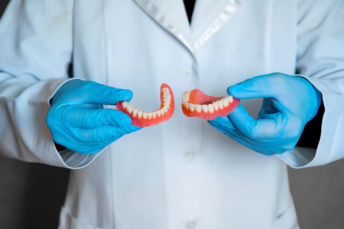 mikor lehet szükséges  kivehető fogsor fiatalon?