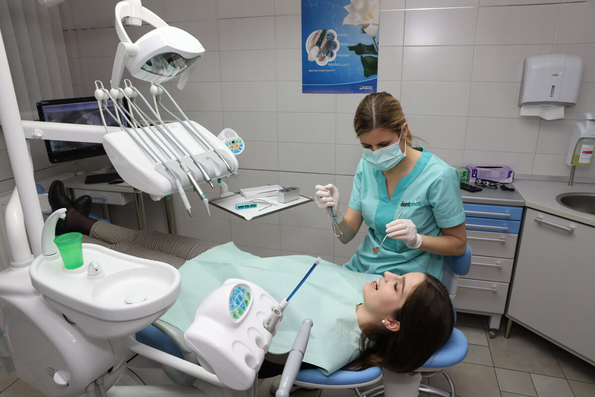 Az endodoncia jelentése gyökérkezelés.