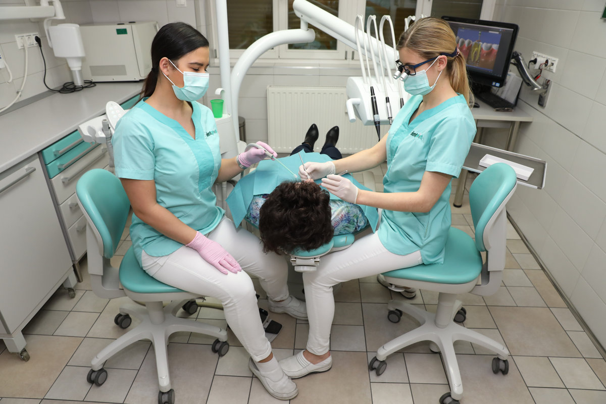 A lézerterápia a legmodernebb módszer a periimplantitis kezelésére.