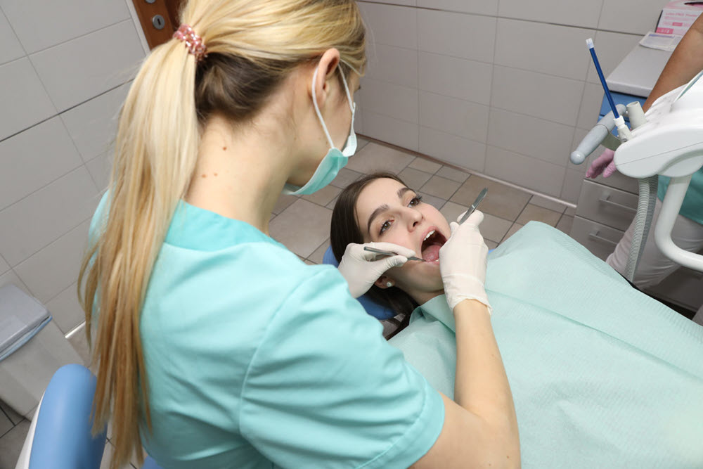 Fogtömés után fájdalom: Meddig tart? Mi okozza? Mit tegyünk?